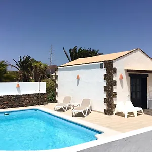 Felix Met Private Pool! Villa